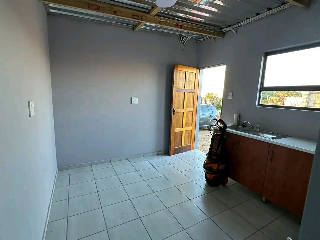 Bachelor Room to Rent at Diepkloof (Near Diepkloof Square) in Diepkloof, Johannesburg