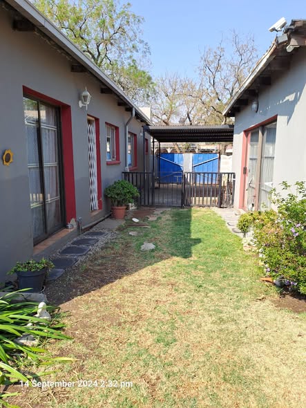 Bachelor room to rent in Boksburg North — photo 1