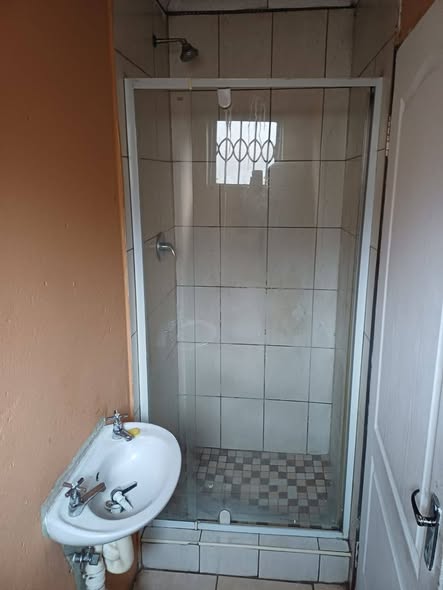 Bachelor Room To Rent in Vosloorus in Vosloorus