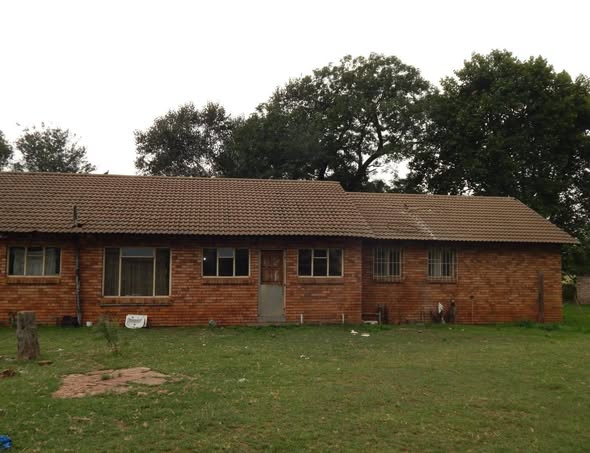 Room in protea Glen ext 9 in Protea South