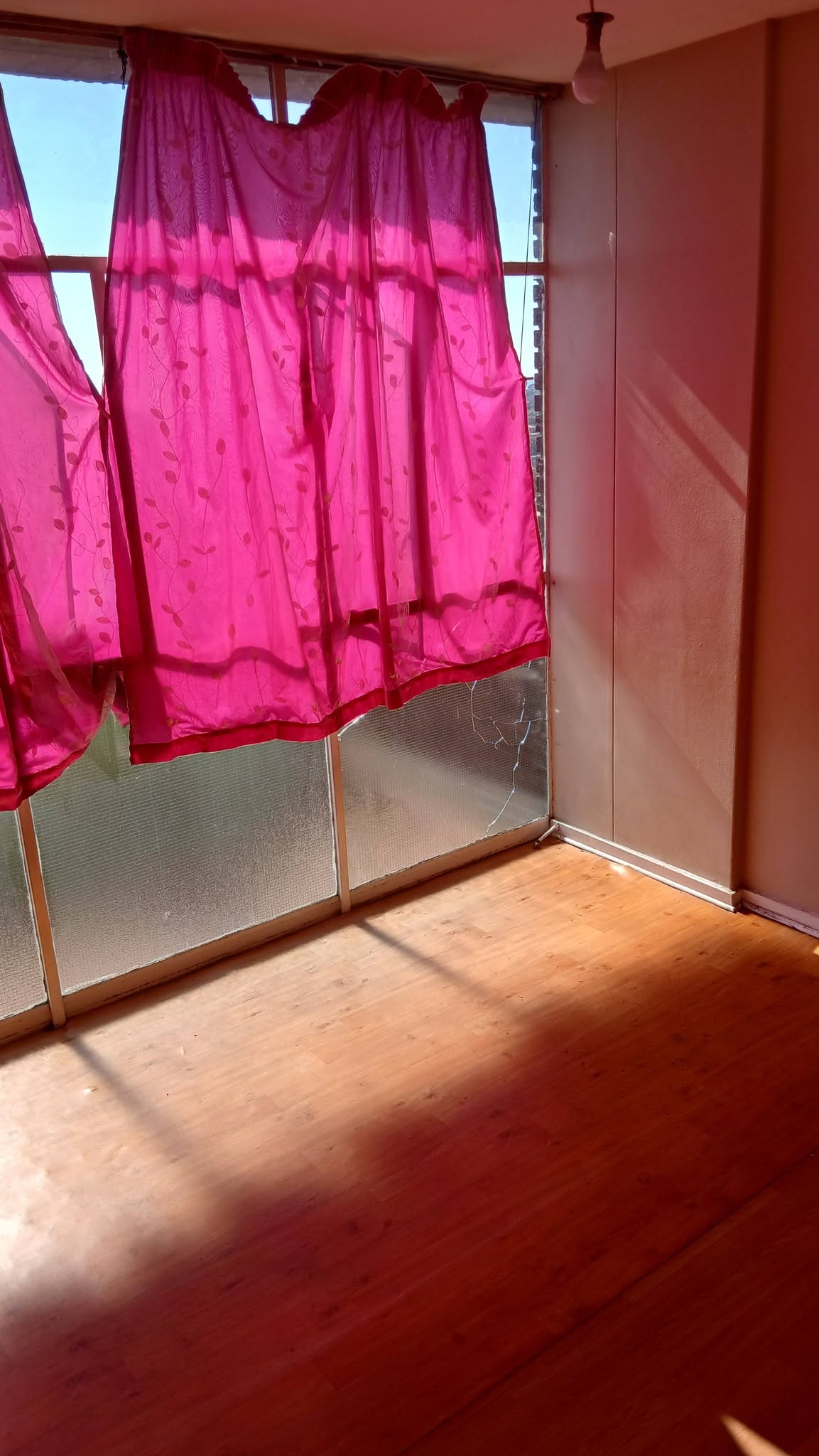 Room -- Yeoville in Yeoville