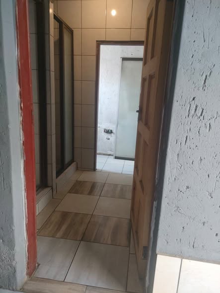Spacious room-- Dobsonville ext 3 behind Pick n Pay in Dobsonville
