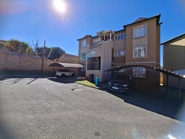 Apartment to rent in Mondeor/Meredale, Sparrowgate Estate — photo 1