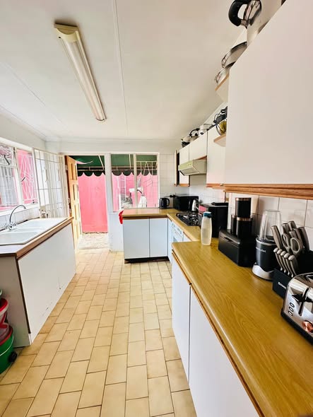Room available to rent in Kensington in Kensington