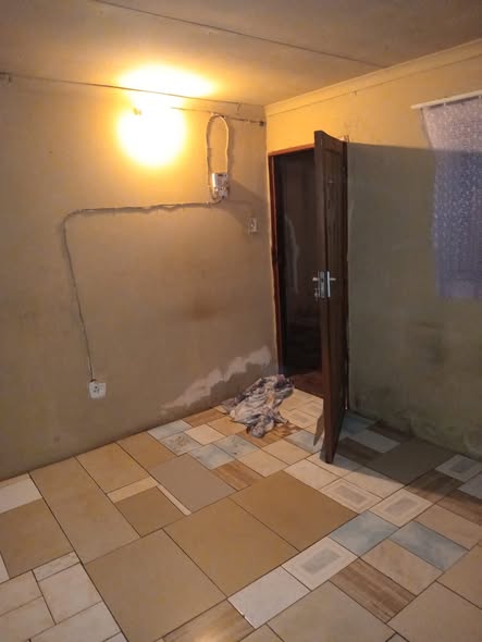 Room rental -- Mailula ext3 near mapogo in Vosloorus