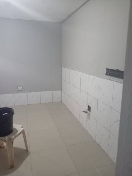 Ensuite Protea glen ext 22 in Protea Glen