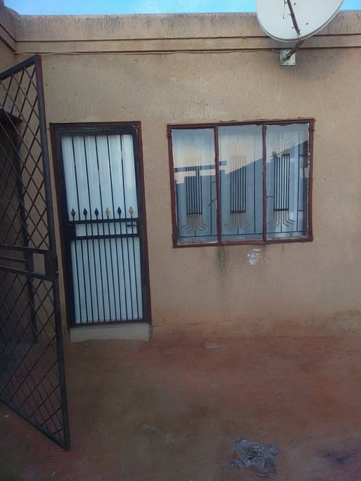 Room available E7 first gate Ratanda in Ratanda