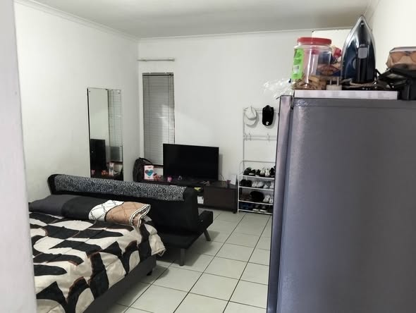 Open Plan Large Bachelor. Parking Inside Property. R5800 in Lotus River, Cape Town