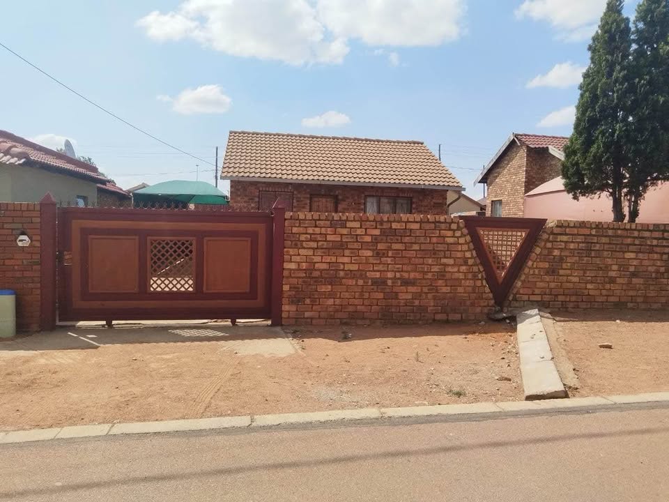 2 bedroom Rental -- Soshanguve Uu in Soshanguve