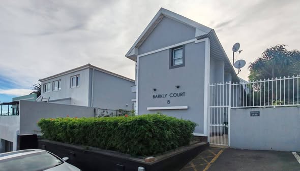 Sea Point -- 1 bedroom apartment in a small block in Sea Point