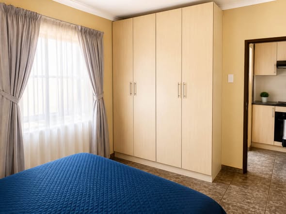 BACHELOR ROOM TO RENT IN BRAMLEY, JOHANNESBURG — photo 1