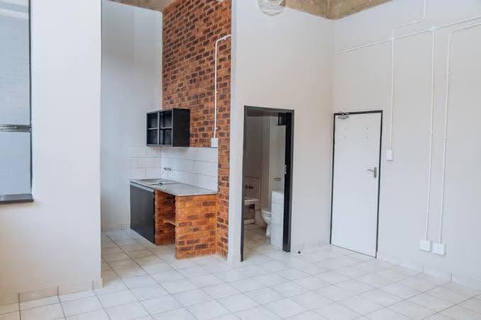 Room -- Wimpie Towers in Johannesburg CBD