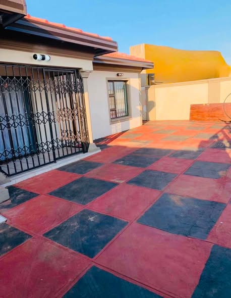 Bachelor room to rent in Eastfield🏘🏡Red Square — photo 1