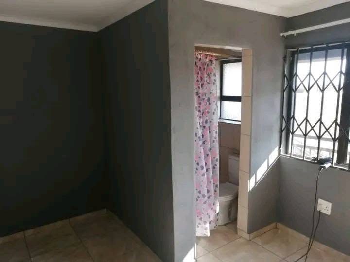 Bachelor room at Lerumo crescent in Vosloorus