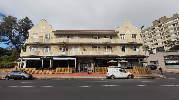Three Anchor Bay 1 Bedroom Apartment, 1 parking bay To Rent in Sea Point