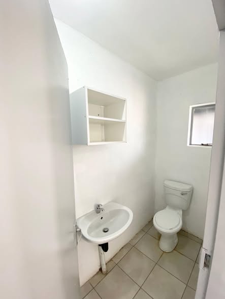 Bachelor to rent in Dikole in Katlehong