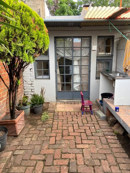 Bachelor room to rent in Orange Grove in Orange Grove, Johannesburg