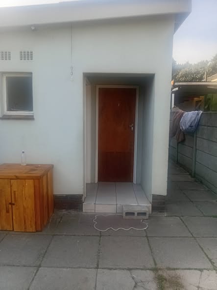 Bachelor room to rent in Bellville, Cape Town in Bellville, Cape Town
