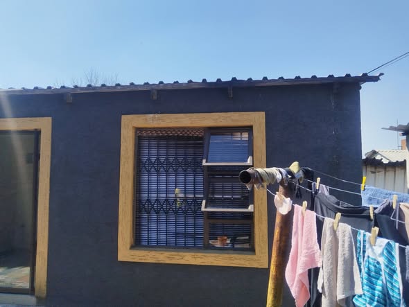 Bachelor room to rent in Daveyton, behind Shell Garage in Daveyton, Ekurhuleni