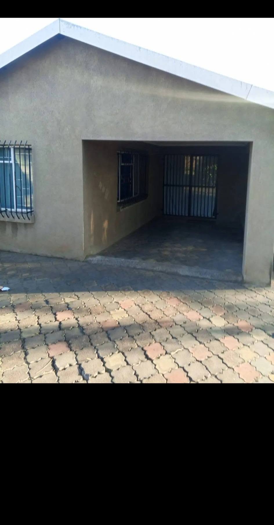 Bachelor apartment to rent in Hans Strydom Avenue, eMalahleni in Del Judor