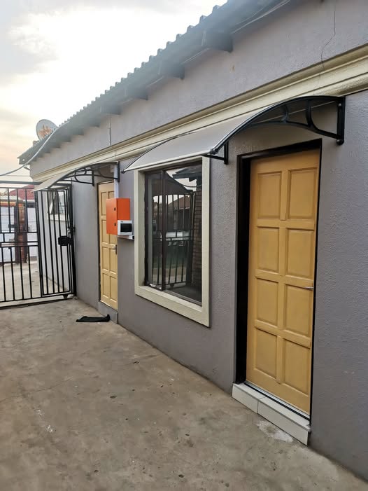 Room available to rent in Buhle Park phase 2 in Buhle Park