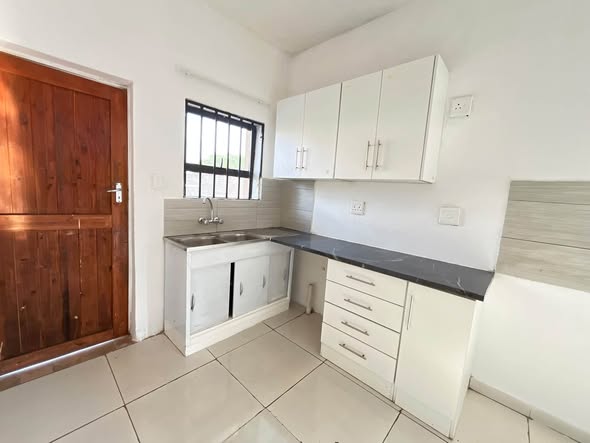 Bachelor room to rent in Spruitview in Spruitview, Ekurhuleni