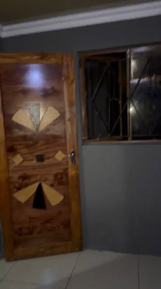 Bachelor room to rent in Moleleki Ext 1, Katlehong in Katlehong, Ekurhuleni