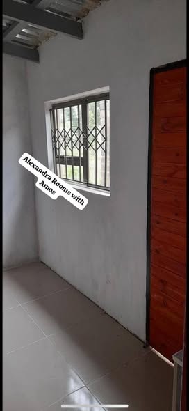 Room to Rent in Alexandra, Extension 9 (Via Roosevelt) in Alexandra, Johannesburg
